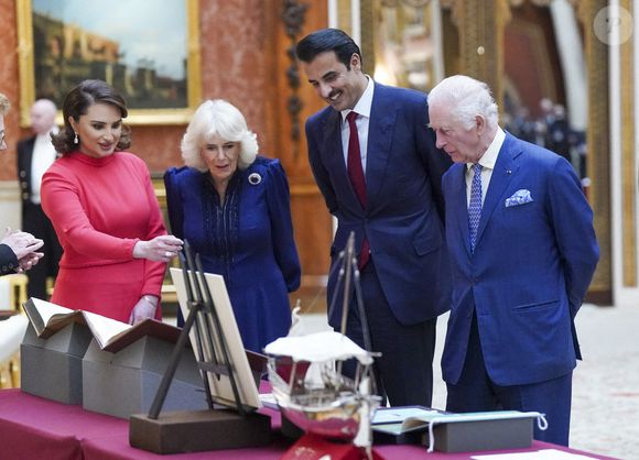 Charles III et son épouse Camilla avaient, toutefois, déjà visité la cathédrale Notre-Dame de Paris, alors qu'elle était particulièrement reconstruite, au mois de septembre 2023. 
Sa Majesté le Roi et la Reine, le Prince et la Princesse de Galles, le Duc et la Duchesse d'Édimbourg, ainsi que Leurs Altesses l'Émir et Sheikha Jawaher du Qatar ont visité une exposition spéciale dans la Galerie d'images d'objets de la Royal Collection Trust et de la Turquoise Mountain Foundation en rapport avec le Qatar, en 3 décembre 2024.