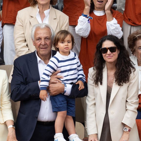 L'épouse de Rafael Nadal, Xisca Perello, enceinte, lors de l'hommage à Rafael Nadal pendant les Internationaux de France 2025 à Roland Garros le 25 mai 2025 à Paris, France. Photo par Nasser Berzane/ABACAPRESS.COM