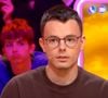 Il a quitté "Les 12 Coups de midi" avec 2,5 millions d'euros et après 640 participations.
Emilien sur le plateau de "12 Coups de midi" (TF1) - Capture d'écran YouTube - Les 12 Coups de midi.