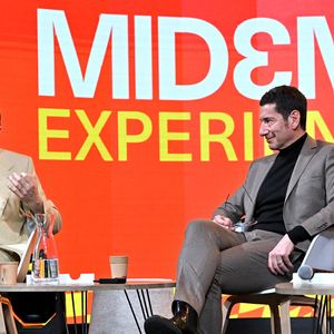 Bertrand Burgalat, David Lisnard, maire de Cannes et président du MIDEM+ - B.Burgalat, président du SNEP, producteur, musicien, compositeur et arrangeur français, D.Lisnard, maire de Cannes et président du MIDEM+ et B.Bahlouli, le rédacteur en chef de Rolling Stone, ont particpé à une conférence durant le MIDEM+24 au Palais des Festivals de Cannes, le 26 janvier 2024.© Bruno Bebert / Bestimage