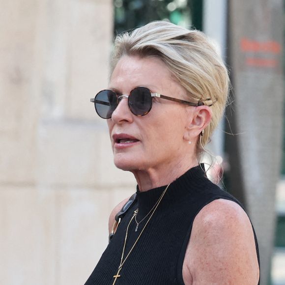 Sophie Davant - Arrivées aux obsèques de Philippe Labro en l'église de Saint-Germain-des-Prés à Paris le 13 juin 2025. © Dominique Jacovides - Christophe Clovis / Bestimage