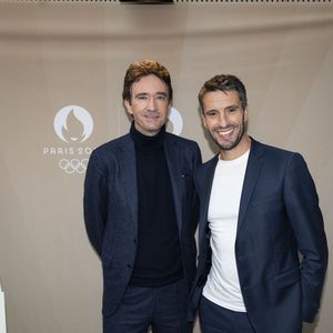 Après des débuts dans les secteurs luxe de l'entreprise, Antoine Arnault s'est orienté vers le sport. Le groupe a notamment joué un grand rôle lors des JO de Paris.
Antoine Arnault et Tony Estanguet lors du dévoilement des médailles des Jeux olympiques et paralympiques, fabriquées à partir de bouts de la tour Eiffel, à Saint Denis, Seine Saint-Denis, France, le 8 février 2024. Pierre Perusseau/Bestimage