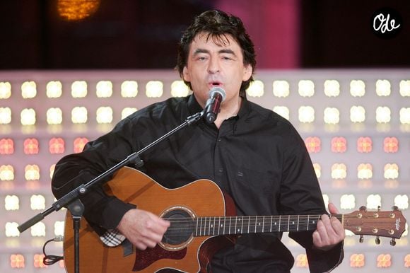 Claude Barzotti lors de l'émission "Tenue de soirée" à La Rochelle.

© Guillaume Gaffiot/Bestimage
