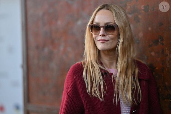 Une tournée est prévue en 2026, avec un passage déjà complet au Zénith de Paris.

Vanessa Paradis assiste à la projection du film Cafe de Flore lors du 16e Festival du film Lumière à Lyon, France, le 14 octobre 2024. Photo par Julien Reynaud/APS-Medias/ABACAPRESS.COM