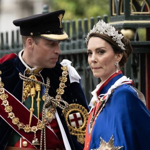 Il y a quelques jours, elle s'était également rendue en solo à l'hôpital Royal Marsden de Londres, où elle a remercié le personnel pour les soins "exceptionnels" qu'elle a reçus durant son traitement.

Le prince William, prince de Galles, et Catherine (Kate) Middleton, princesse de Galles lors de la cérémonie de couronnement du roi d'Angleterre à Londres, Royaume Uni, le 6 mai 2023.Mirrorpix / Bestimage