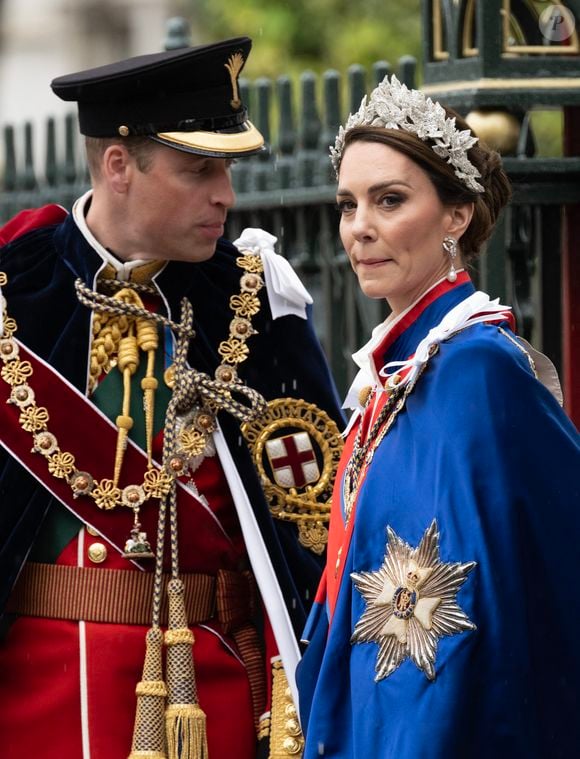 Il y a quelques jours, elle s'était également rendue en solo à l'hôpital Royal Marsden de Londres, où elle a remercié le personnel pour les soins "exceptionnels" qu'elle a reçus durant son traitement.

Le prince William, prince de Galles, et Catherine (Kate) Middleton, princesse de Galles lors de la cérémonie de couronnement du roi d'Angleterre à Londres, Royaume Uni, le 6 mai 2023.Mirrorpix / Bestimage