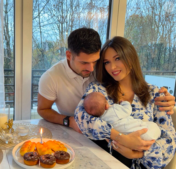 Elsa Esnoult, son compagnon Alexis et leur fils Eden, sur Instagram le 26 octobre 2025.