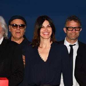 Côté vie privée, on ne sait pas grand chose de l'actrice qui est très discrète sur l'identité de l'homme qui partage sa vie.

Daniel Benoin et sa femme Nathalie, Enki Bilal, Helena Noguerra et Fabien Galthié, Tchéky Karyo à l'occasion du 10ème anniversaire du théâtre Anthéa à Antibes le 5 avril 2023.  

©Philippe Brylak / Bestimage