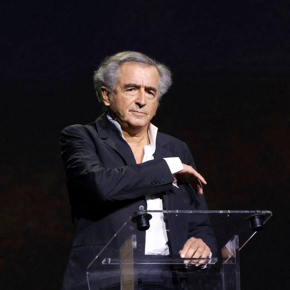 La chanteuse et comédienne connaît les difficultés de son mari pour s'endormir et le soutient certainement comme elle le peut.

Bernard-Henri Lévy lors d'une cérémonie organisée par le Conseil des institutions juives de France (CRIF) en hommage aux victimes des attentats du Hamas du 7 octobre 2023 contre Israël, à l'occasion du premier anniversaire de l'événement, à Paris, le 7 octobre 2024. 

© Jack Tribeca / Bestimage