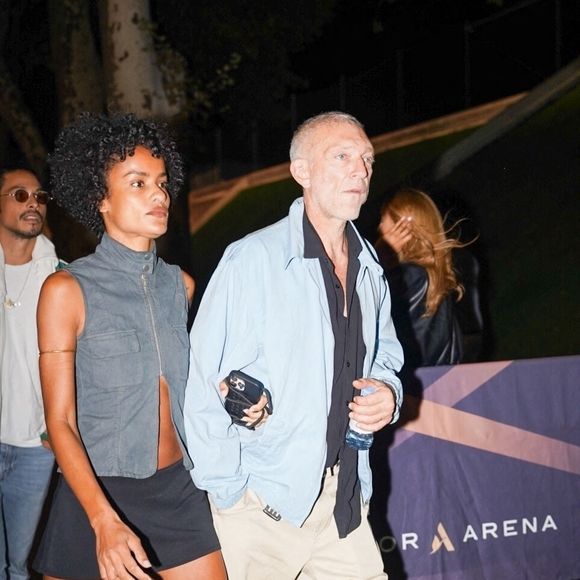 Ce dernier a d'ailleurs bien grandi à en croire les récentes photos partagées.

Paris, FRANCE Vincent Cassel et sa femme Narah Baptista arrivent au concert de Drake à Paris.



Sur la photo : Vincent Cassel, Narah Baptista