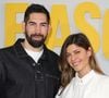 Au programme : baignade dans l'eau cristalline des Cyclades, spectacle de sirtaki, dégustation de mets locaux, virées en bateau et évidemment quelques sessions de sport.

Nikola Karabatic et sa femme Géraldine Pillet à l'avant-première de la série Netflix "Fiasco" au cinema UGC Normandie à Paris le 29 avril 2024. 

© Coadic Guirec/Bestimage