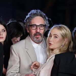 Elle en a profité pour parler de son mari Frédéric Chaudier, documentariste de profession.

Emmanuelle Beart et son compagnon Frédéric Chaudier  - Photocall de la 50ème édition de la cérémonie des César à l'Olympia à Paris, France, le 28 février 2025 © Dominique Jacovides - Olivier Borde / Bestimage