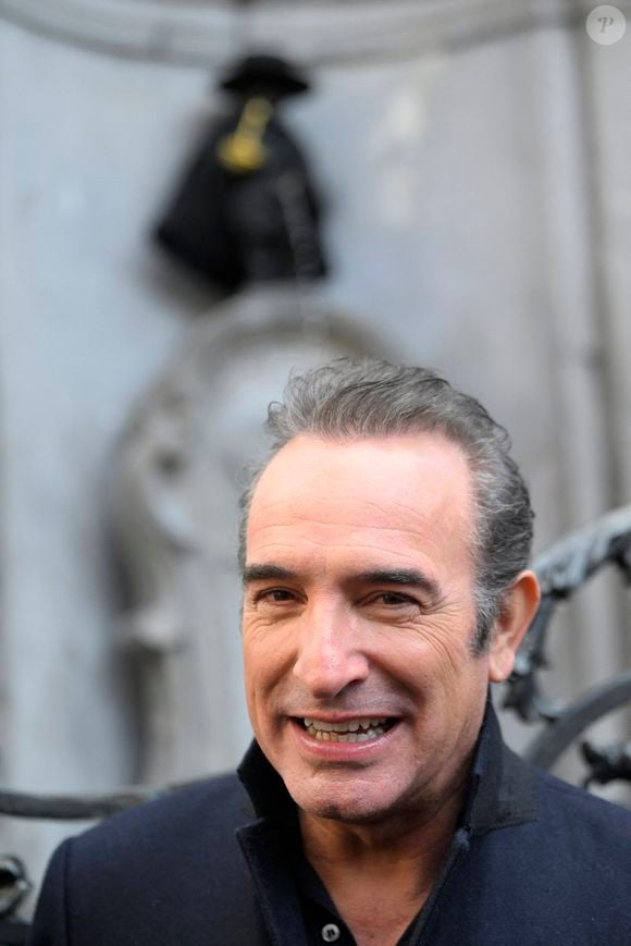 Jean Dujardin reçoit la Médaille d'Honneur de la Ville de Bruxelles et visite le Manneken-pis habillé d'un costume de Zorro pour l'occasion à Bruxelles, Belgique, le 28 novembre 2024. © Didier Lebrun/PhotoNews/Bestimage