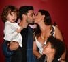 Le jeune garçon estime que sa mère est "trop gentille", un constat qu’elle reconnaît volontiers.

Rachel Legrain Trapani, son compagnon Valentin Leonard avec leurs fils Andrea et Gianni - En coulisses lors du défilé d'ouverture du Salon du Chocolat 2022 à Paris, Porte de Versailles, le 27 octobre 2022.
© Veeren / Pierre Perusseau / Bestimage
