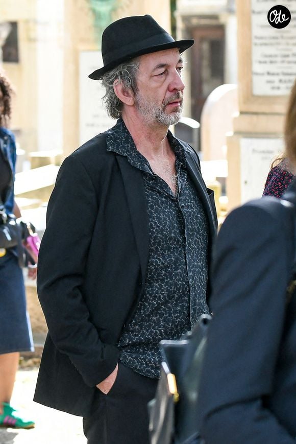 Arthur H aux arrivées des obsèques de Catherine Ringer, la chanteuse des Rita Mitsouko, au cimetière de Montmartre, dans le 18ème arrondissement de Paris, France, le 19 septembre 2026. © Bestimage | 00770597