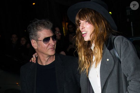 Etienne Daho et Lou Doillon arrivent au défilé de la collection de prêt-à-porter automne-hiver 2013/2014 d'Yves Saint Laurent, qui s'est tenu au Grand Palais à Paris, France, le 4 mars 2013. Photo Nicolas Genin/ABACAPRESS.COM