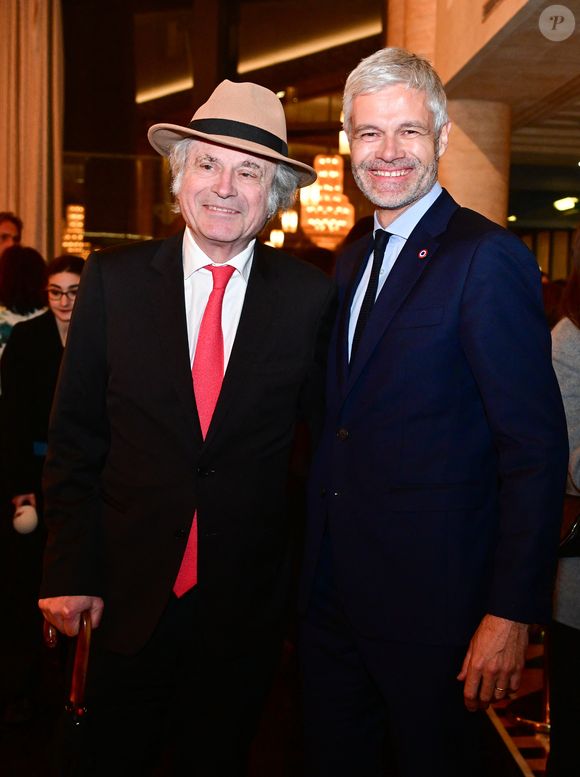 Franz-Olivier Giesbert, Laurent Wauquiez au dîner annuel du CCAF (Conseil de coordination des associations arméniennes de France) à l'hôtel du collectionneur à Paris le 11 mars 2025
Comme chaque année, la onzième édition du désormais fameux dîner du CCAF a fait salle comble. 450 personnes se sont retrouvées dans les salons de l'hôtel du collectionneur, à Paris. Lors du cocktail, plusieurs personnalités politiques ont eu l'occasion de s'entretenir avec les invités.
Comme de coutume, un certain nombre de figures intellectuelles étaient également au dîner.
C'est Nelson Monfort qui a présenté la soirée en rappelant que la soirée est l'occasion de nous retrouver et de réaffirmer les liens profonds qui unissent la France et l'Arménie, liens tissés par l'histoire, la culture et des valeurs communes.
Cette soirée incarne à la fois un hommage solennel et un appel à l'action. Hommage envers celles et ceux qui oeuvrent sans relâche pour la cause arménienne; mais appel à la communauté internationale pour qu'elle s'engage résolument pour la justice et la paix.

© Christian Liewig / Bestimage
