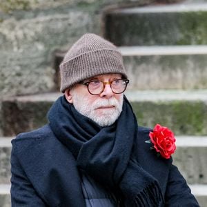 Une demande formulée, selon elle, dans un contexte troublant, "après des soupçons de maltraitance", notifiée par les infirmières.

Thomas Stern, le mari de Catherine Laborde - Arrivées aux obsèques de C.Laborde en l'église Saint-Roch à Paris, le 6 février 2025. Décédée le 28 janvier 2025 à l'âge de 73 ans, l'ancienne présentatrice météo de TF1 (1988 - 2017) était atteinte de la maladie neurodégénérative à corps de Lewy.
© Jacovides - Moreau / Bestimage