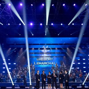 Exclusif - Mickaël Landreau, Patrick Fiori, Laurence et Pierre Lemarchal (Parents de Grégory Lemarchal), Karine Ferri, Nikos Aliagas - Emission hommage à "Grégory Lemarchal, 10 ans après l'histoire continue" au Zénith de Paris et retransmis en direct sur TF1 le 7 janvier 2017. © Cyril Moreau/Bestimage