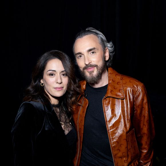 Ce single est une ode à "l'émancipation" et à la "liberté". Un album sortira en octobre 2026 pour célébrer les vingt ans de carrière de l'artiste.

Sofia Essaïdi et Christophe Willem en backstage de l'enregistrement de l'émission "Nos voix pour toutes" au profit de la Fondation des femmes à l'Adidas Arena diffusée sur TMC le 25 novembre 2025, à Paris, France, le 19 novembre 2025. 

© Guirec-Moreau/Bestimage