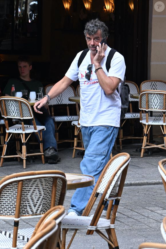 Exclusif - Stéphane Plaza lors de l'hommage à l’acteur Yannik Mazzilli (Scènes de ménages) au théâtre de la Renaissance à Paris, France, le 2 août 2024.