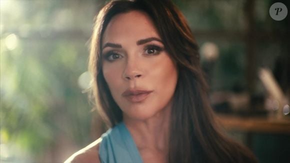 Victoria Beckham dans une publicité pour sa marque "Victoria Beckham Beauty Line". Backgrid UK/ Bestimage