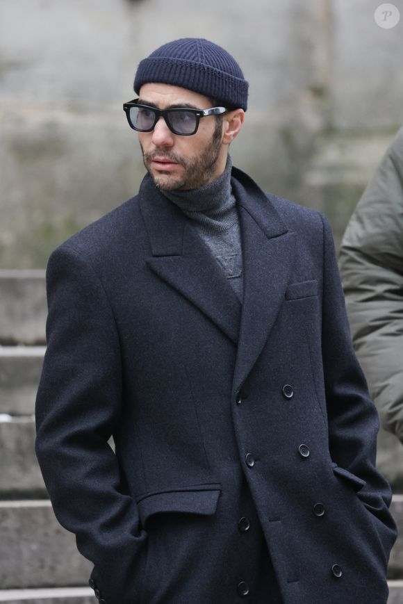 Tahar Rahim à la fin de la cérémonie funéraire de l'acteur franco-danois Niels Arestrup devant l'église Saint-Roch à Paris, le 10 décembre 2024. Photo par Nasser Berzane/ABACAPRESS.COM