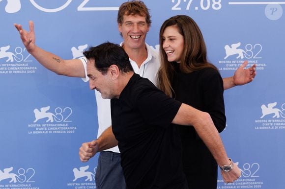 Cedric Jimenez, Adele Exarchopoulos, Gilles Lellouche au photocall du film "Chien 51" lors du 82ème Festival International du Film de Venise (La Mostra), Italie, le 6 septembre 2025. © Cinzia Camela/LPS via ZUMA Press/Bestimage