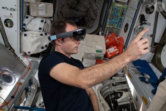 Thomas Pesquet et les aurores australes visibles au-dessus de l'océan Indien depuis la station spatiale internationale, le 26 juillet 2021.