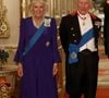 Elle a présenté le collier en réduisant les cinq rangs de diamants à trois.

Donald J. Trump (président des Etats-Unis) et la Première dame Melania Trump, le roi Charles III d'Angleterre et Camilla Parker Bowles, reine consort d'Angleterre, le prince William, prince de Galles, et Catherine (Kate) Middleton, princesse de Galles, lors du banquet d'Etat au chateau de Windsor en l'honneur de la visite officielle de président Donald Trump et de la Première dame Melania au Royaume-Uni, 17 septembre 2025.
© PA Photo/ Bestimage