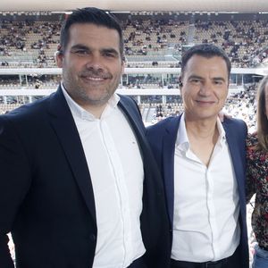 Matthieu Lartot et Laurent Luyat sur le plateau de France Télévisions lors des Internationaux de France de Tennis de Roland Garros à Paris le 26 mai 2024. 

© Bertrand Rindoff / Bestimage