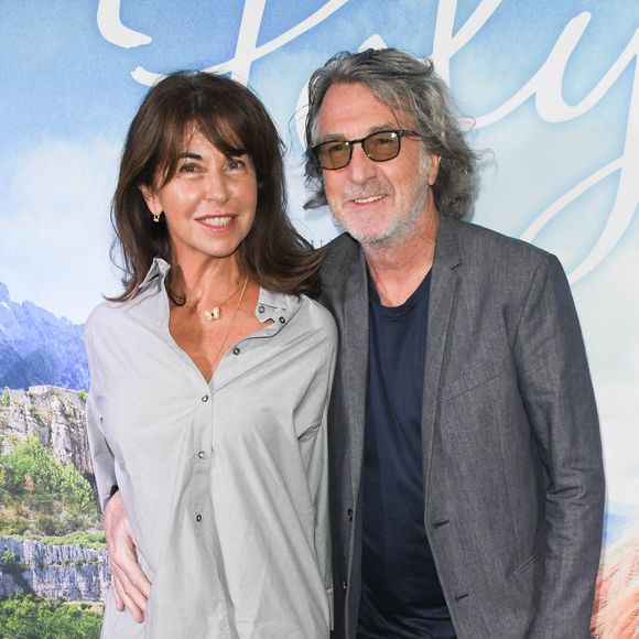 Narjiss Slaoui-Falcoz et son mari François Cluzet à l'avant-première du film "Poly" au cinéma UGC Normandie à Paris, France, le 4 octobre 2020. © Coadic Guirec/Bestimage