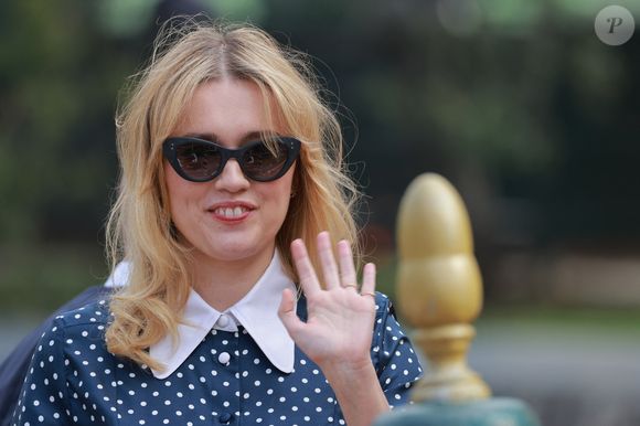 Aimee Lou Wood - Les célébrités arrivent sur le ponton de l'hôtel Excelsior lors de la 79ème édition du festival international du film de Venise (La Mostra), Italie, le 1er septembre 2022. © MPP/Bestimage