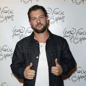 Claudio Capéo au Photocall de la 10ème édition de la soirée "Leurs voix pour l'espoir" au profit de la recherche contre le cancer du pancréas (fondation ARCAD) à l'Olympia à Paris le 17 octobre 2022.

© Marc Ausset-Lacroix / Perusseau / Bestimage