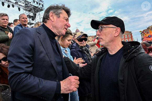 Gad Elmaleh a ouvert le premier corso carnavalesque en journée, en compagnie de Christian Estrosi, le maire de Nice, Laura Tenoudji Estrosi, leur fille Bianca, et Graig Monetti, l'adjoint au maire en charge de l'événementiel, durant la 140eme édition du Carnaval de Nice "Roi des Oceans" à Nice, le 23 février 2025 © Bruno Bebert / Bestimage