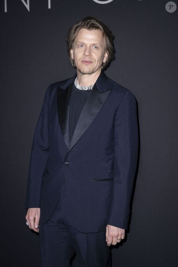 Alex Lutz - Photocall de la soirée "Kering Women in Motion Awards" à la Place de la Castre lors du 79ème Festival International du Film de Cannes. Le 17 mai 2026.

© Olivier Borde / Bestimage