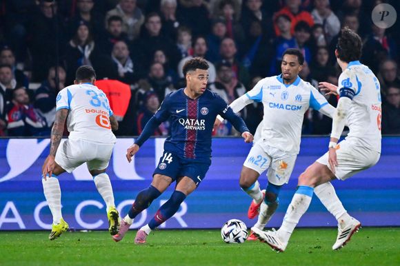 Surnommé “l’indomptable”, il a contribué aux victoires du PSG et aux Coupes de France 1982 et 1983.

Desire Doue, Rony Mimb Baheng, Quinten Timber et Leonardo Balerdi lors du match de Ligue 1 entre le Paris Saint Germain et l'Olympique de Marseille au Parc Des Princes le 08 février 2026 à Paris, France.  © Federico Pestelini / PsnewZ / Bestimage