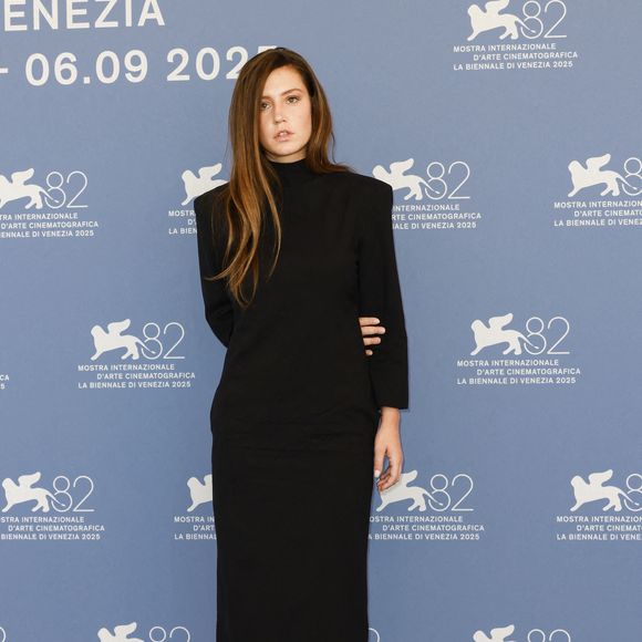 Gagner autant lui semble toutefois indécent et étrange

Adèle Exarchopoulos pose au photocall du film "Chien 51" lors de la 82ème Mostra de Venise le 06 septembre 2025 à Venise, Italie. Photo by Marco Piovanotto/Abacapress.com