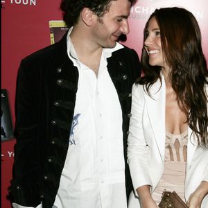 Michael Youn et Elsa Pataky - Lancement du DVD de Michael Youn "Pluskapoil" au Cabaret "Pluskapoil".
AGENCE / BESTIMAGE