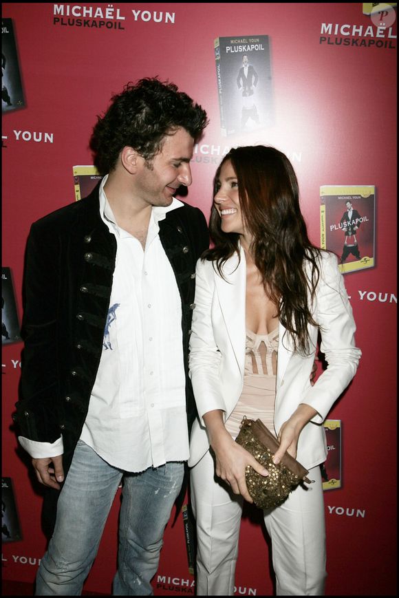 Michael Youn et Elsa Pataky - Lancement du DVD de Michael Youn "Pluskapoil" au Cabaret "Pluskapoil".
AGENCE / BESTIMAGE