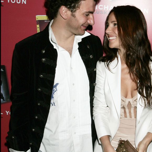 Michael Youn et Elsa Pataky - Lancement du DVD de Michael Youn "Pluskapoil" au Cabaret "Pluskapoil".
AGENCE / BESTIMAGE