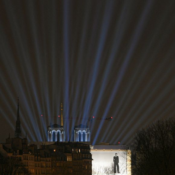 Préparatifs et essais lumière pour la cérémonie de réouverture de la Cathédrale Notre-Dame de Paris. 
Une cérémonie est prévue le 7 décembre, lors de laquelle Emmanuel Macron doit s’exprimer sur le parvis. Suivra un concert, avec des personnalités de la musique classique, mais aussi Clara Luciani, Garou et Vianney.
Le président, Emmanuel Macron, prononcera un discours sur le parvis de Notre-Dame-de-Paris en fin d’après-midi, juste avant d’assister dans la cathédrale à la cérémonie liturgique de réouverture. A l’issue de cette cérémonie, vers 21 heures, Notre-Dame sera considérée comme rouverte.

Paris le 4 décembre 2024

© Lionel Urman / Bestimage