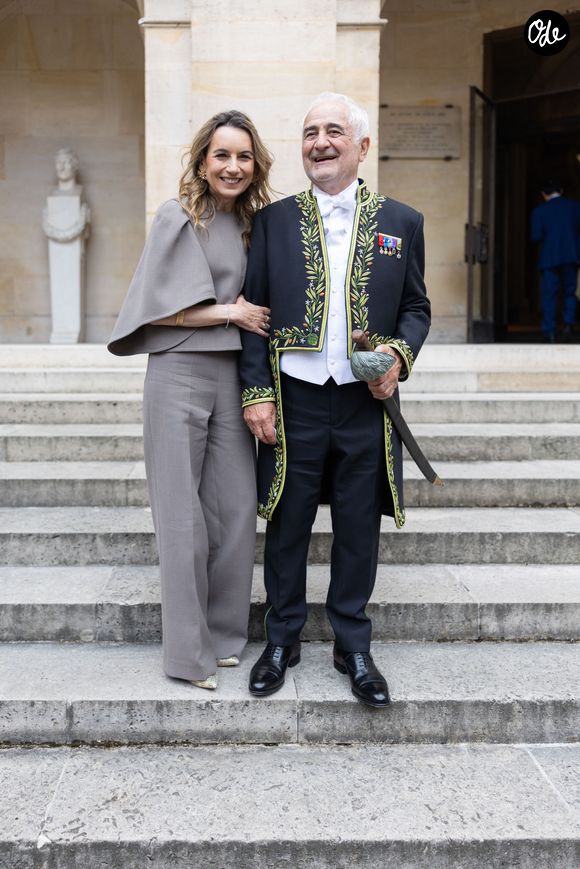 Guy Savoy et sa compagne Laetitia Barlerin - Le chef français multi étoile, Guy Savoy, vient d'être officiellement installé comme membre de l'Académie des Beaux-Arts. 

 © Julien Sarkissian/Bestimage