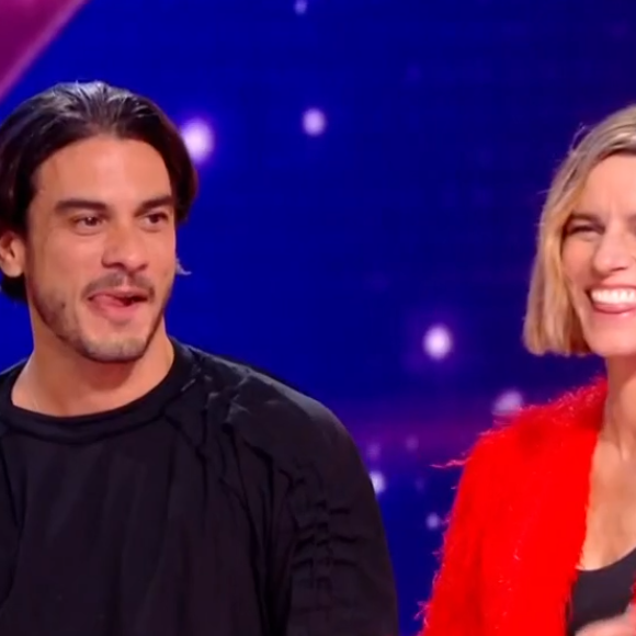 Son compagnon Romain Guillermic est champion du monde de danse électro.
Fauve Hautot et son compagnon Romain Guillermic dans "Danse avec les stars" sur TF1 le 3 avril 2026.