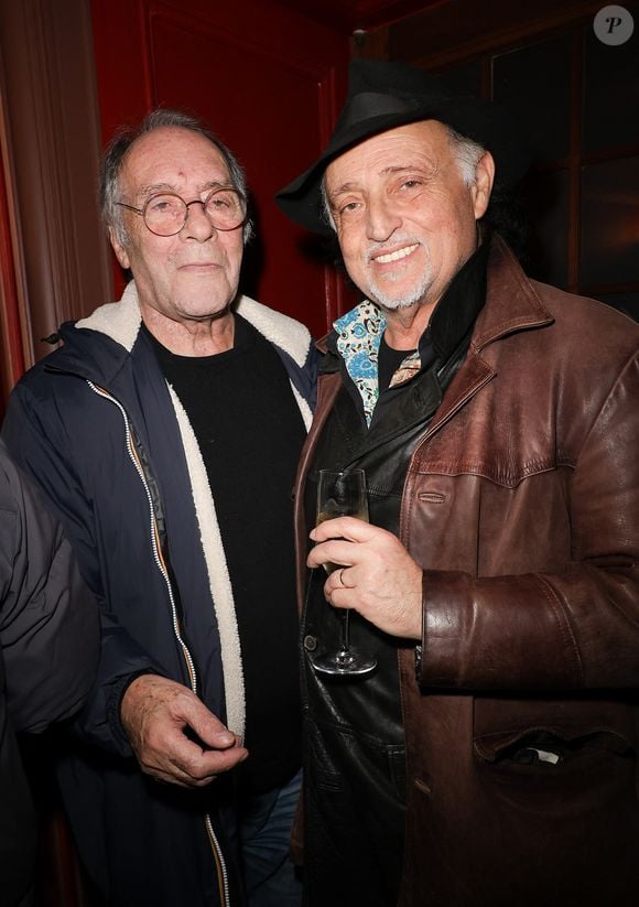 La soirée célébrait Jacques Rouveyrollis, maître incontesté des lumières scéniques.

Semi-Exclusif - Jacques Rouveyrollis et guest - Jacques Rouveyrollis à fêté ses 60 ans de Lumières au théâtre Edouard 7 à Paris le 14 décembre 2025.  © Coadic Guirec / Bestimage