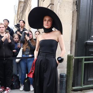Diane Kruger aux arrivées au défilé Nina Ricci Mode Collection Prêt-à-Porter Automne/Hiver 2025-2026 lors de la Fashion Week de Paris (PFW) à l'hôtel Salomon de Rotschild, à Paris, France, le 7 mars 2025. © Denis Guignebourg/Bestimage