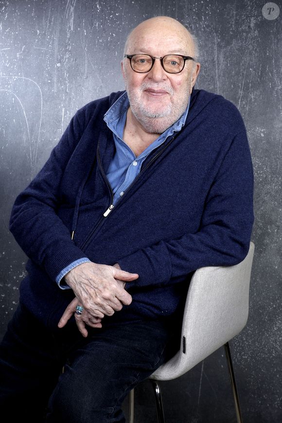 À 78 ans, il envisage la fin progressive de sa carrière. 
Exclusif - Portrait de Bernard Mabille à Paris, le 13 janvier 2025.
© Cédric Perrin/Bestimage
