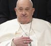 Le pape François, populaire chez les fidèles mais confronté à une farouche opposition au sein même de l'Eglise catholique, est mort lundi matin au Vatican à l'âge de 88 ans, un mois après avoir été hospitalisé pour une sévère pneumonie.
Jorge Mario Bergoglio, plus connu sous son nom de règne, François, est mort. Né en 1936 à Buenos Aires en Argentine, Jorge Mario Bergoglio était le premier pape non-européen depuis le VIIIe siècle.