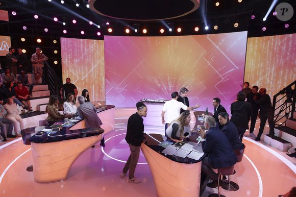 Exclusif - Cyril Hanouna, sur le plateau de "Tout Beau, Tout N9uf - TBT9" présenté par C.Hanouna, et diffusé en direct sur W9, Paris, France, le 21 janvier 2026. © Jack Tribeca / Bestimage