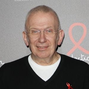 Ce dernier l'a même aidé à fonder sa société pour lancer sa propre marque

Jean-Paul Gaultier - Photocall de la soirée de lancement du Sidaction 2025 au Lido à Paris le 3 mars 2025. © Coadic Guirec/Bestimage